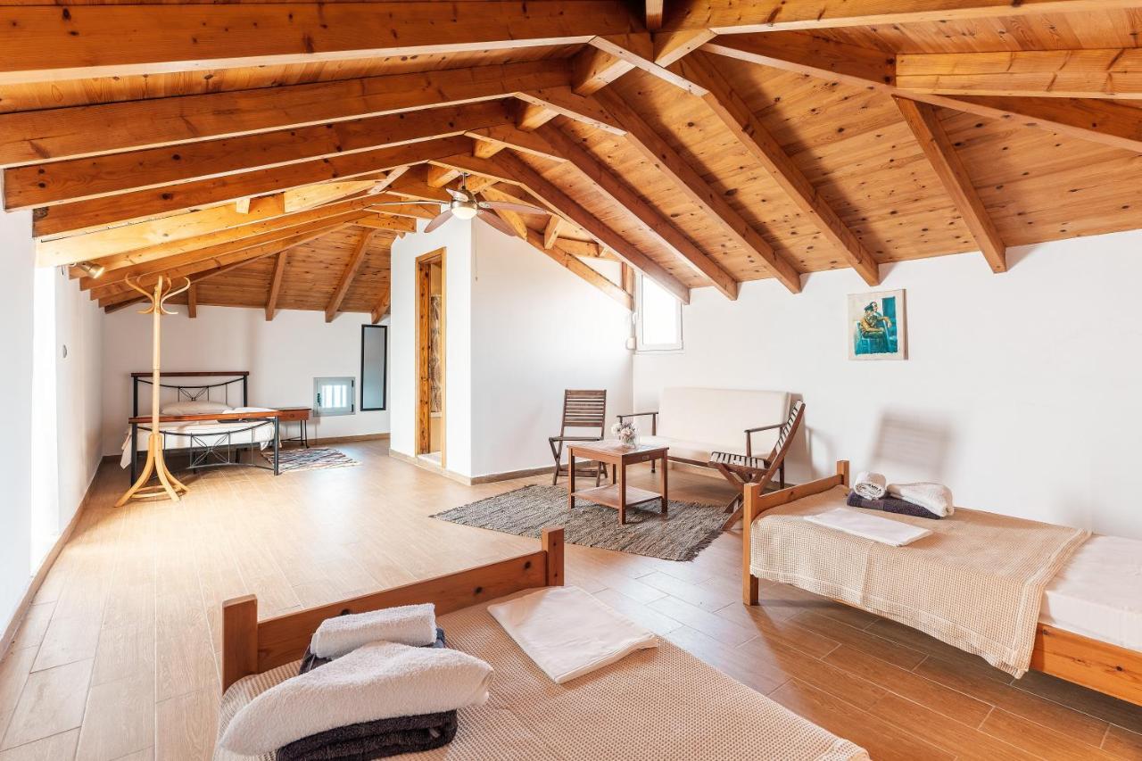 White Pearl 2 Apartment Apolakkia